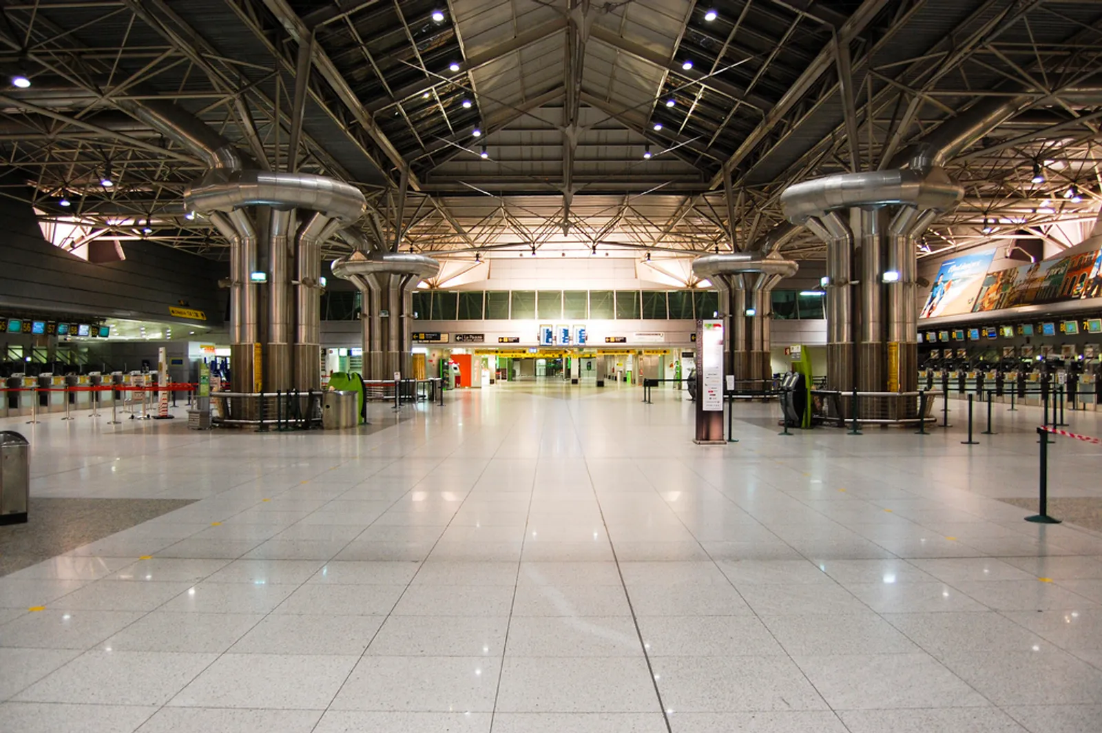 Lisbonne - Aéroport de Lisbonne - Photo 1